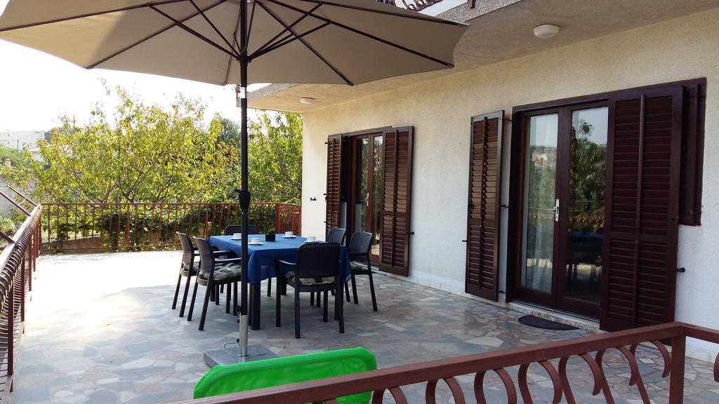 Apartman Dukic Apartment Trogir Exterior foto